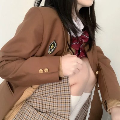 与一位女士合影